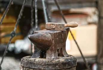 anvil-g40452dec3_1920